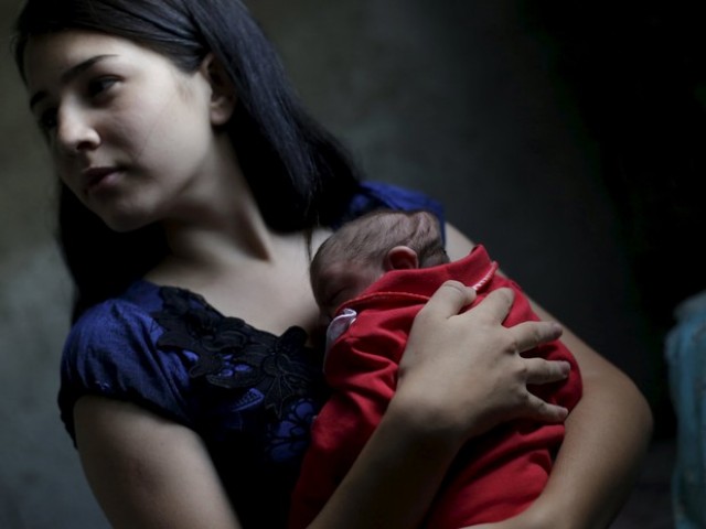 Sinal dos Tempos: Microcefalia faz aumentar caso de mães abandonadas por companheiros