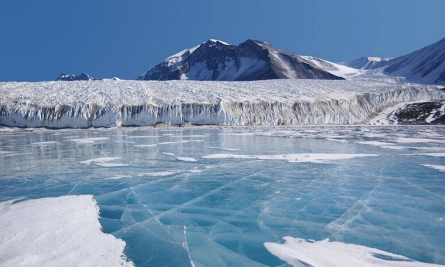 Fotos revelam degelo da Antártica durante calor recorde. O calor se assemelhou à temperatura da cidade americana de Los Angeles