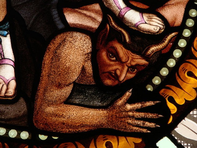 Exorcista dominicano Juan José Gallego diz qual é o pecado favorito do demônio: Soberba - Orgulho - Arrogância